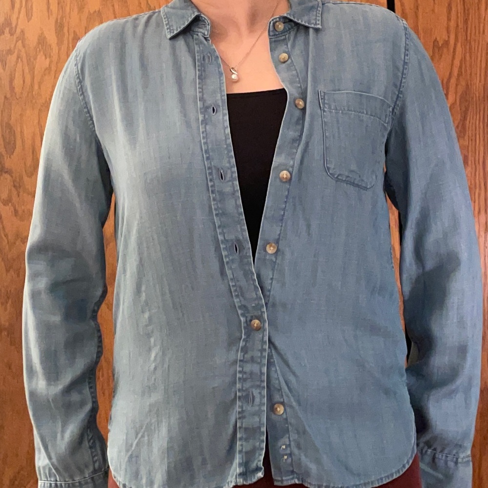 American Eagle
Long sleeve blouse
Size small